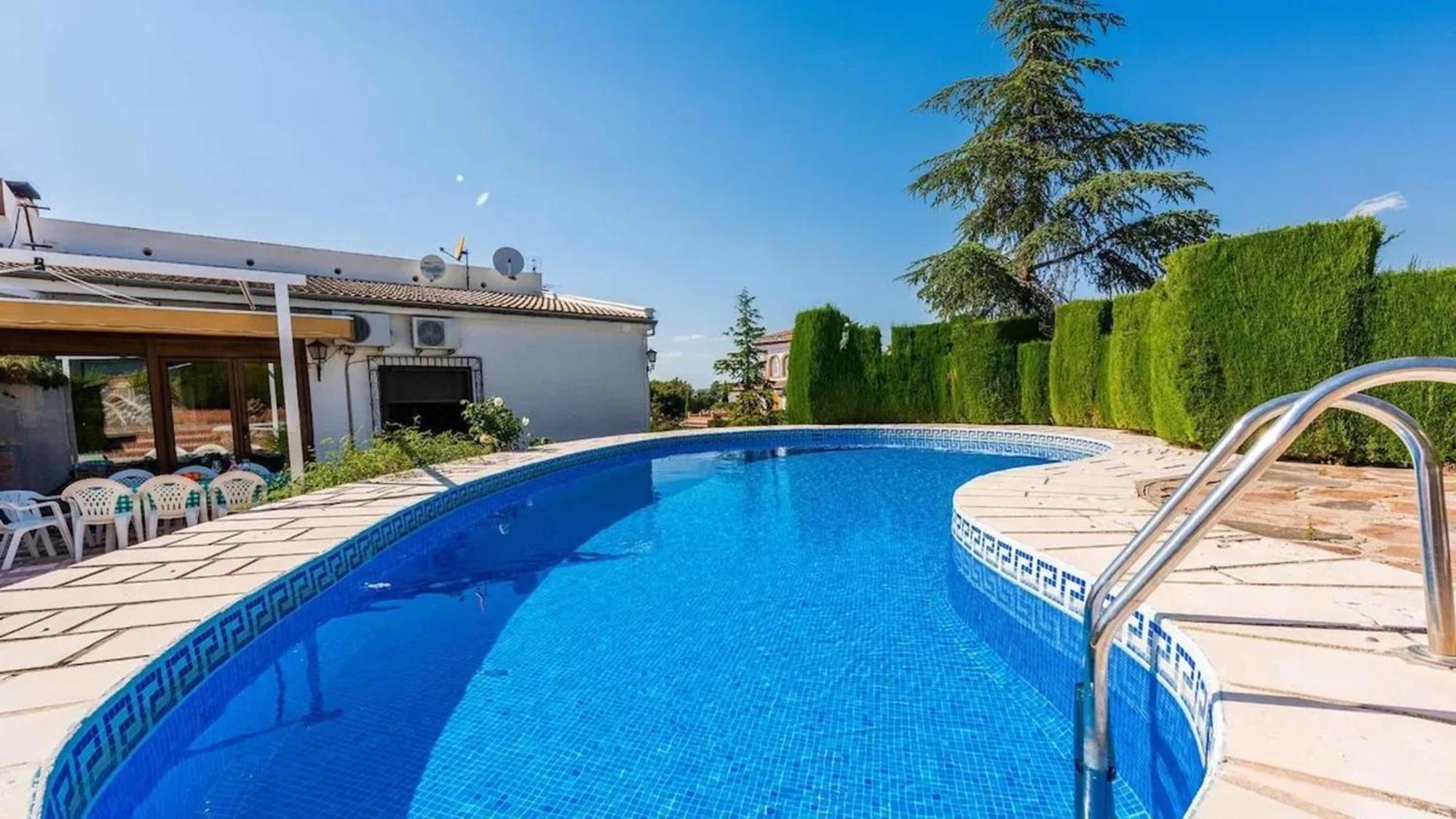 Spacious Villa With Private Pool In Моначиль Екстер'єр фото