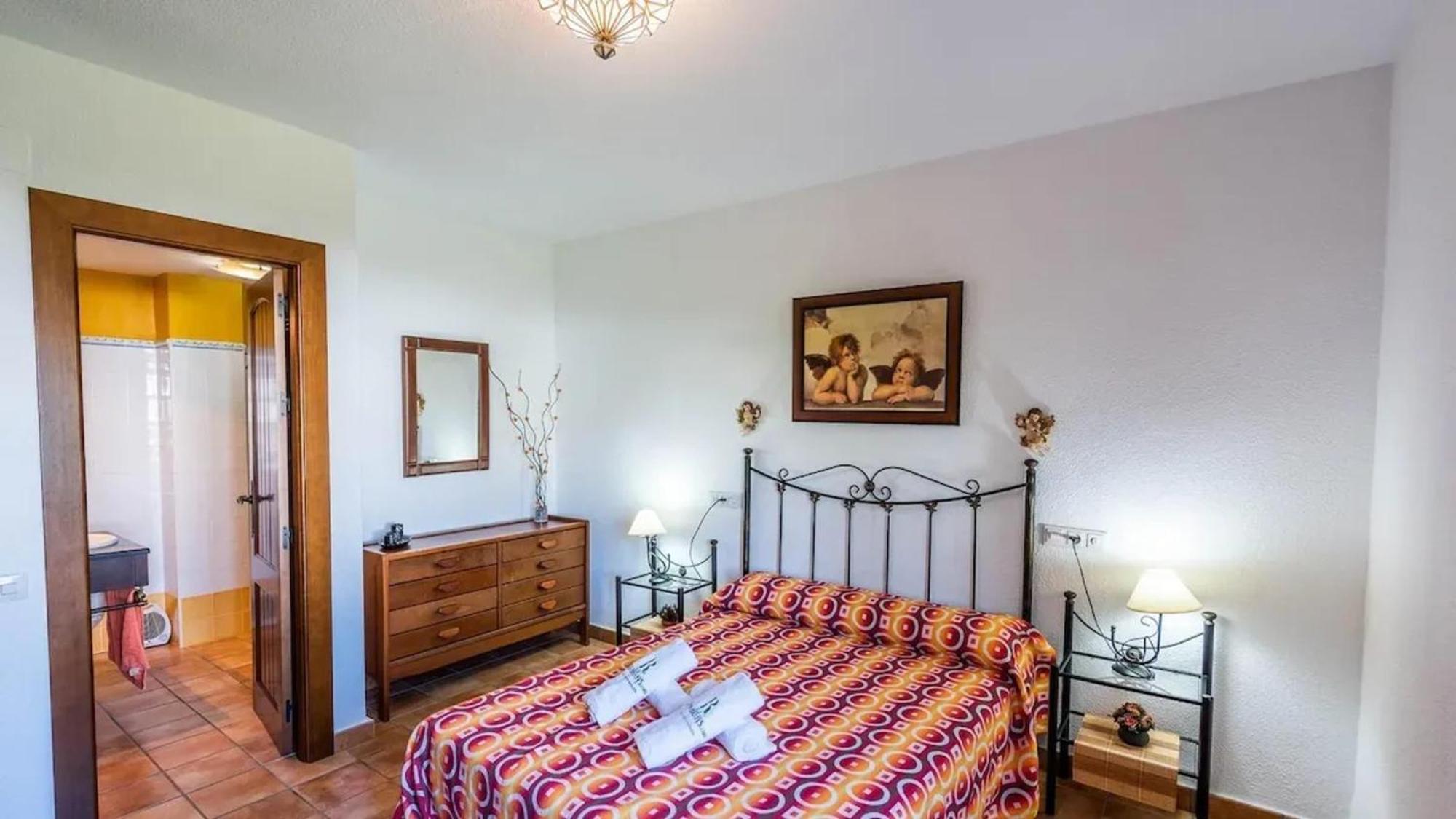 Spacious Villa With Private Pool In Моначиль Екстер'єр фото