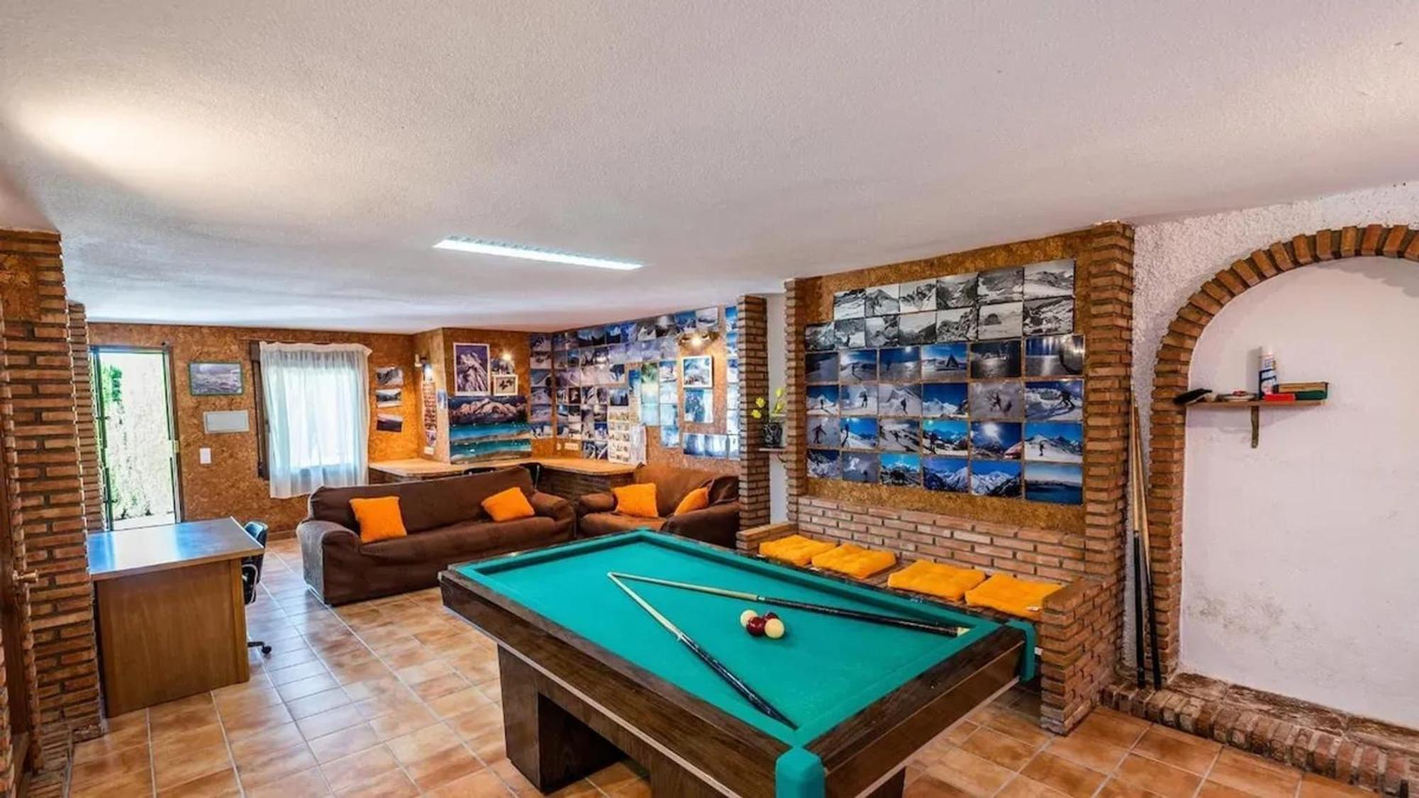 Spacious Villa With Private Pool In Моначиль Екстер'єр фото