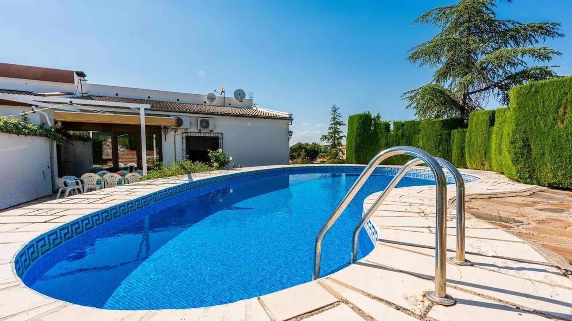 Spacious Villa With Private Pool In Моначиль Екстер'єр фото